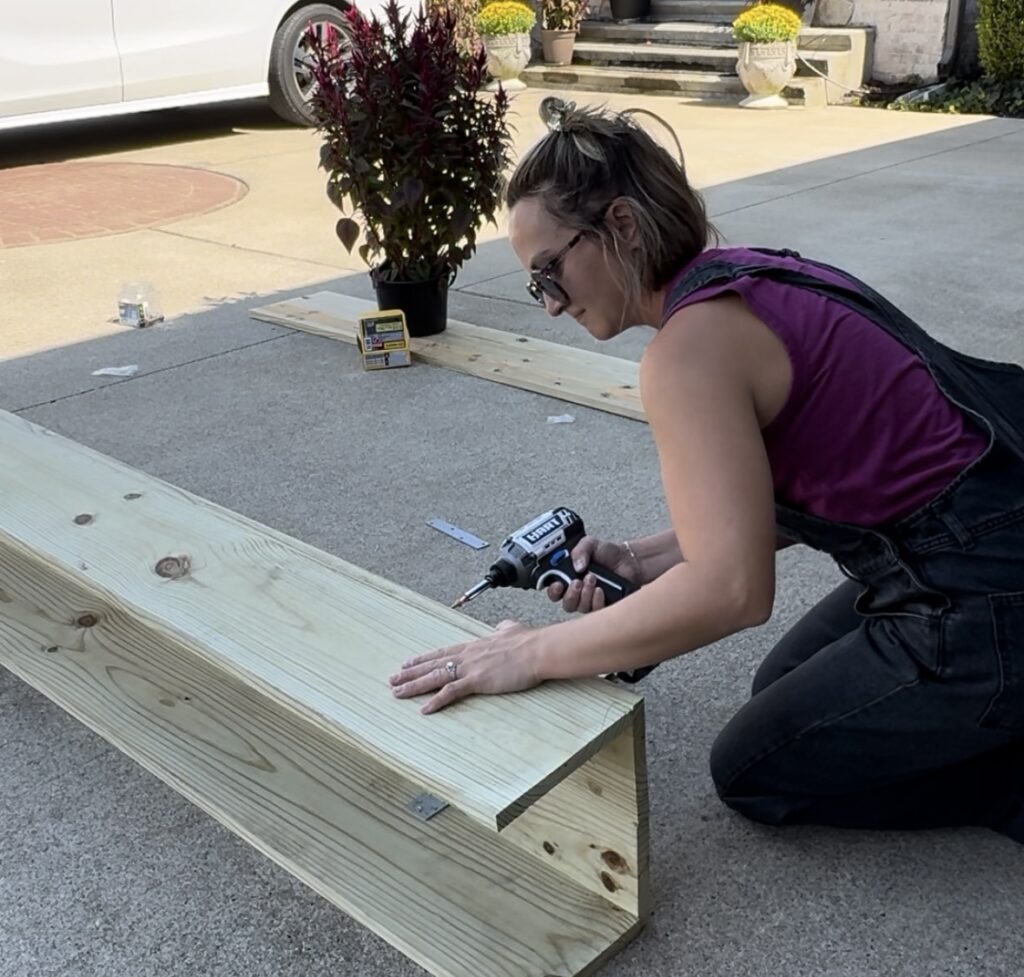 Assembling the box and securing it with screws.
